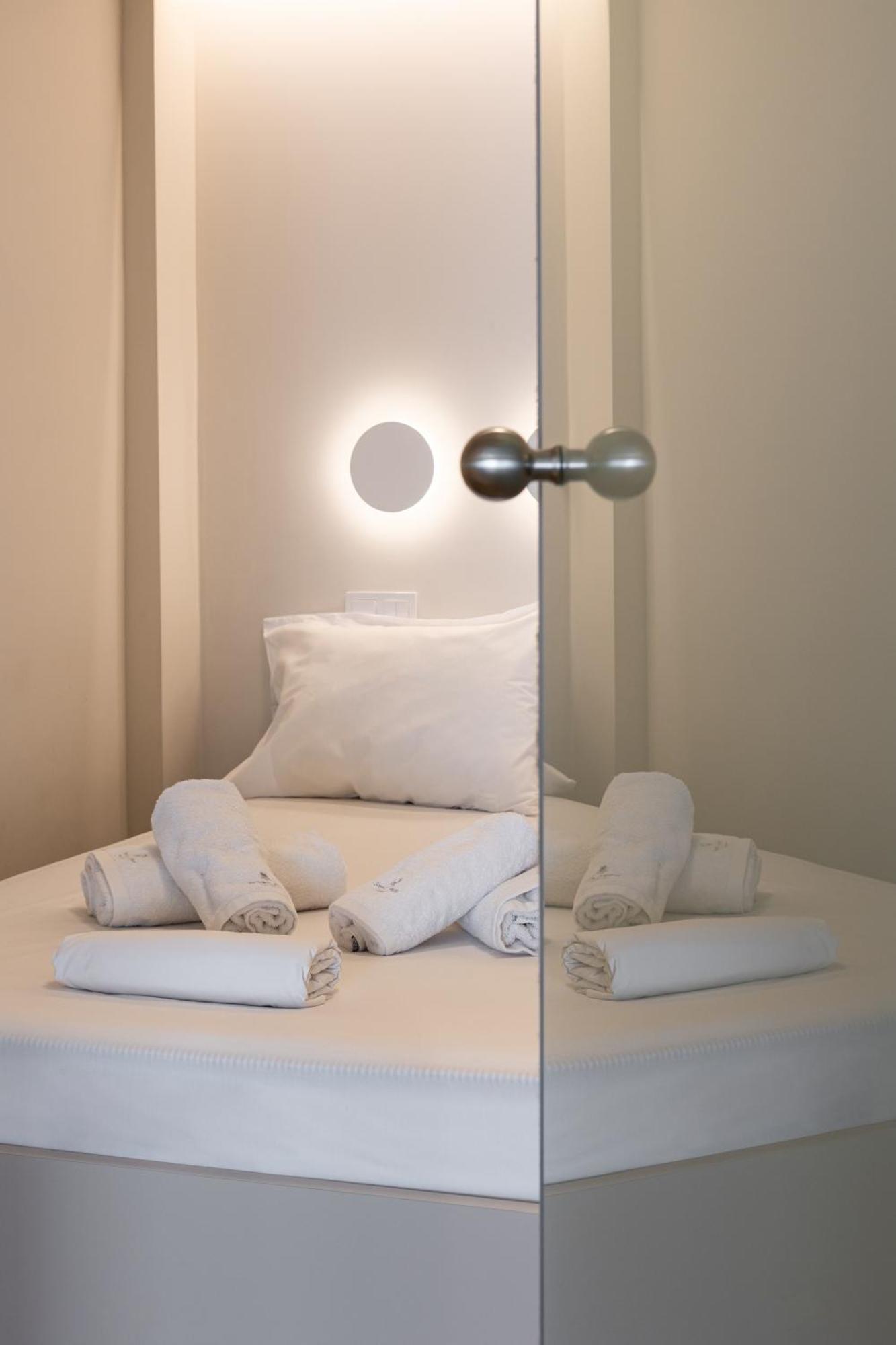 Harmonia Minimal Apartments Tesalonika Bagian luar foto